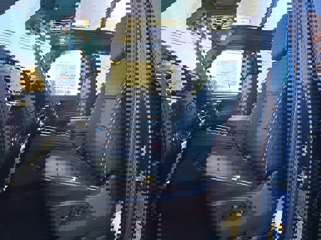 New 2026 Chevrolet Suburban Premier image 11