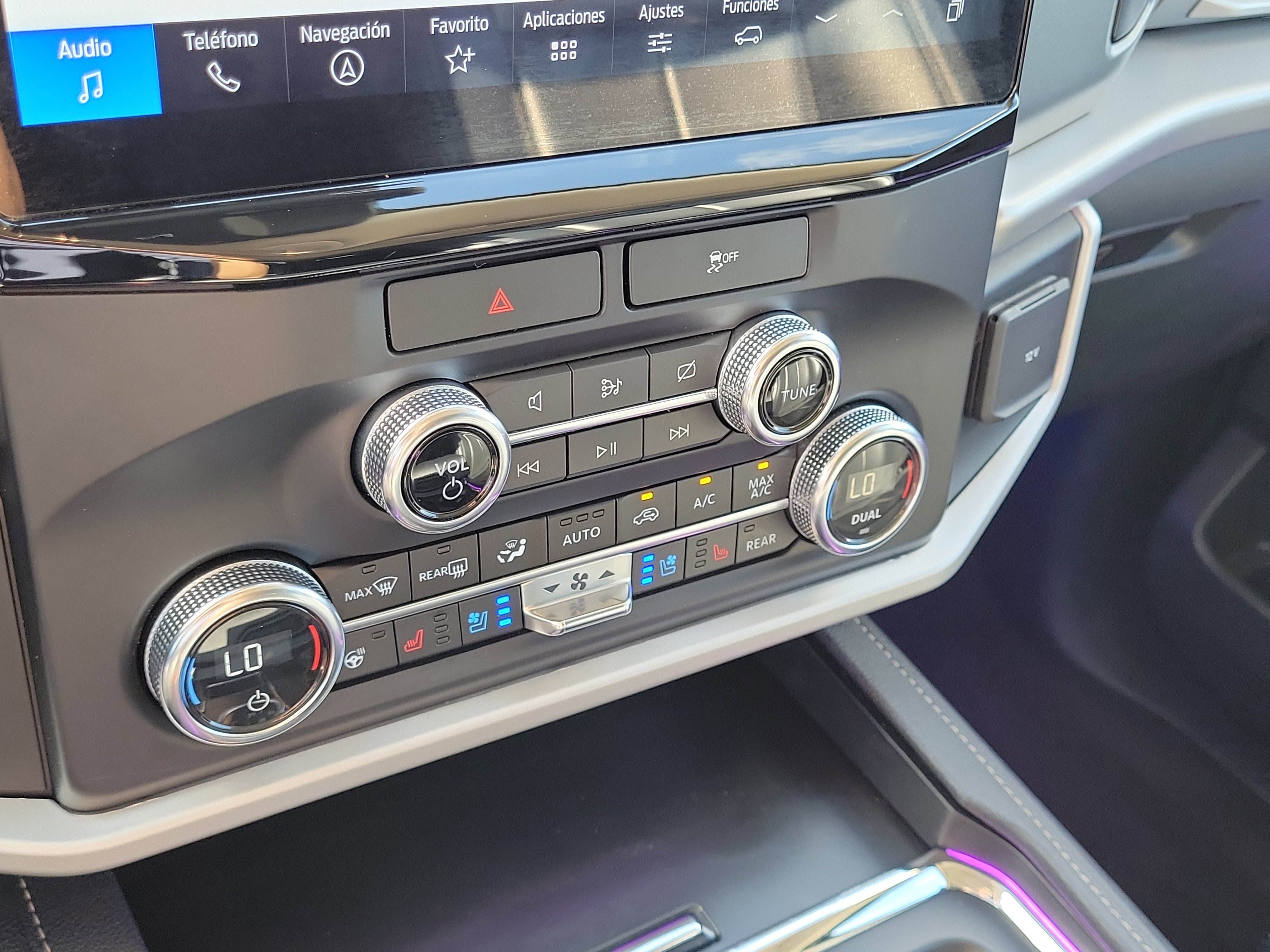 Used 2023 Ford Expedition Max XLT image 18