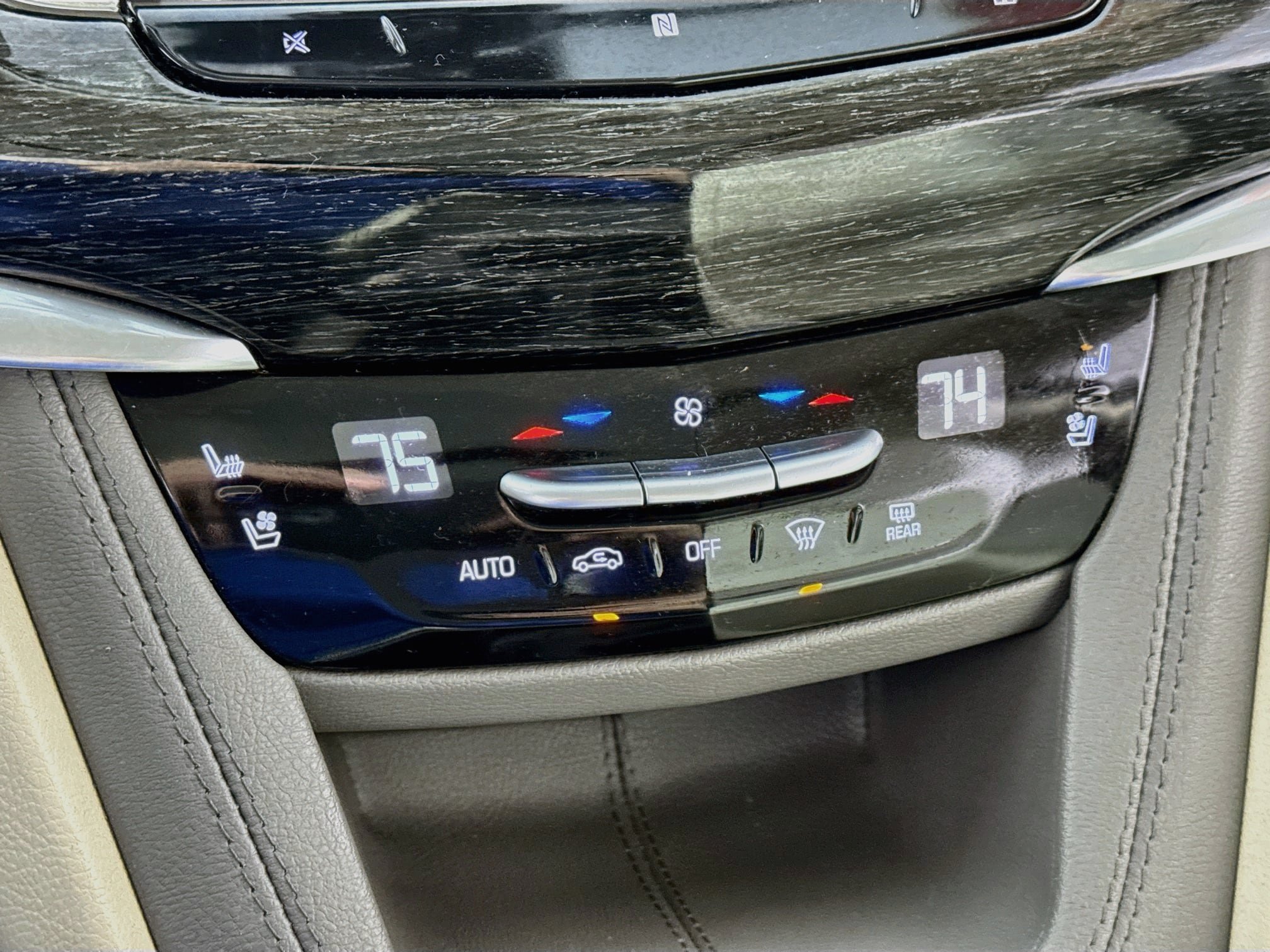 Used 2021 Cadillac XT6 Premium Luxury AWD/4WD image 18