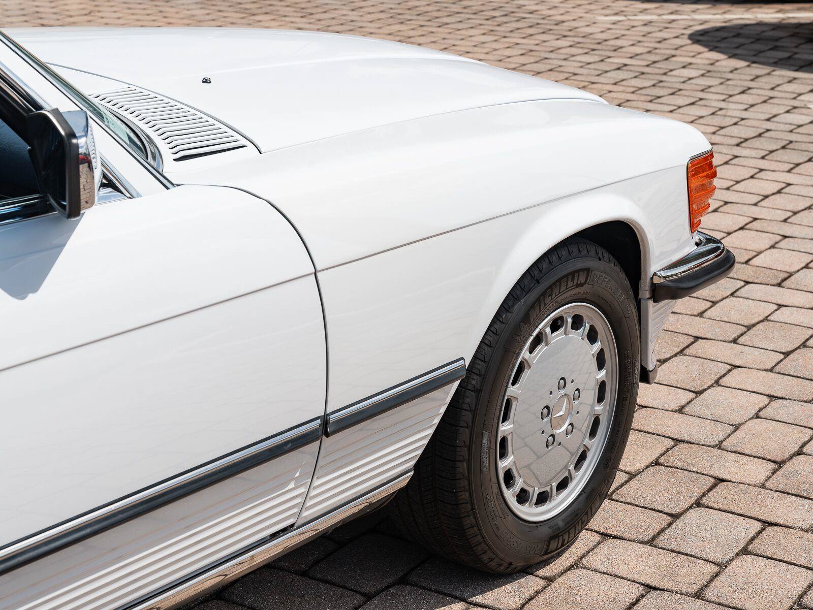 Used 1987 Mercedes-Benz 560 SL image 46