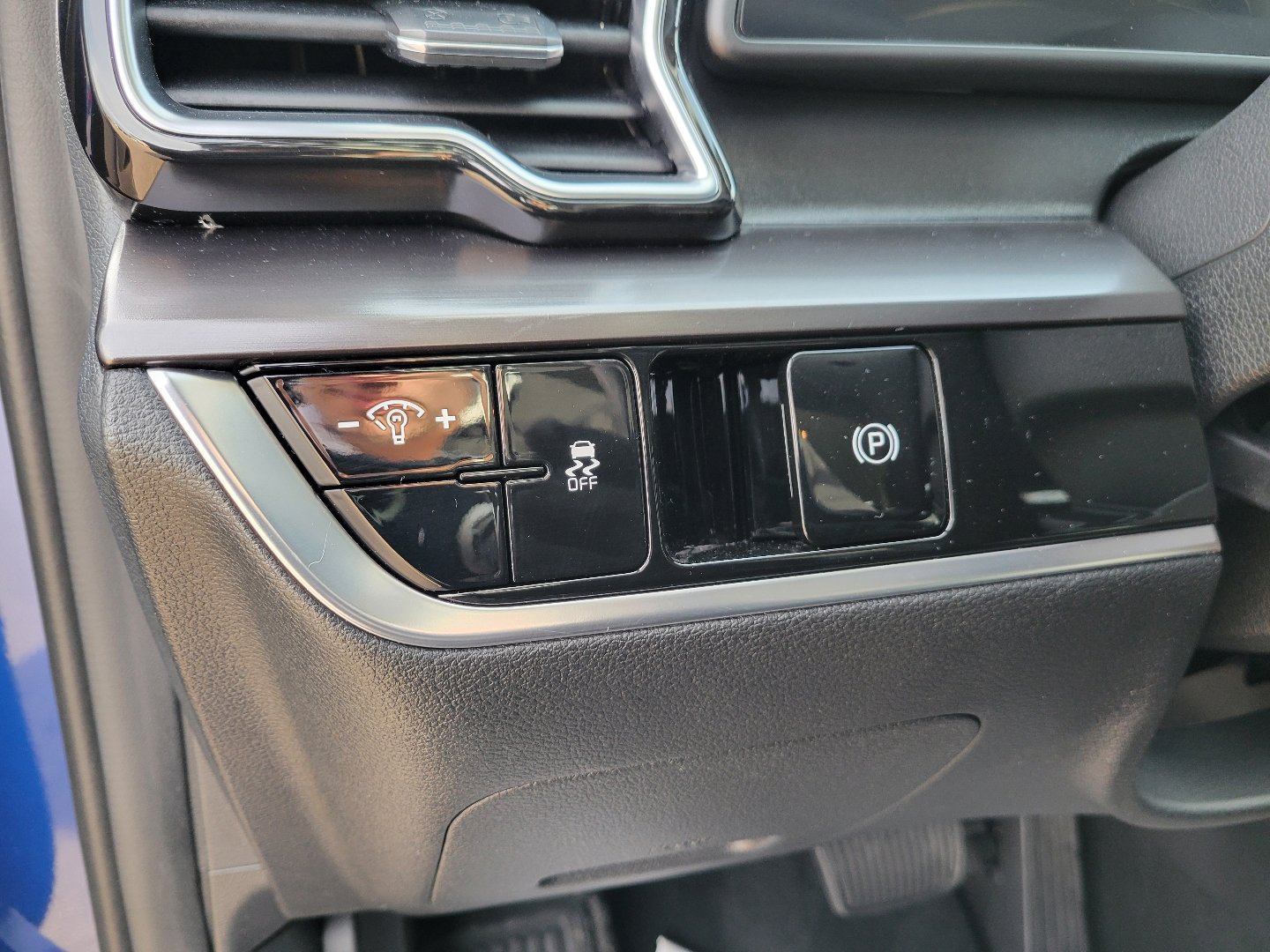 Used 2024 Kia Sportage EX image 20