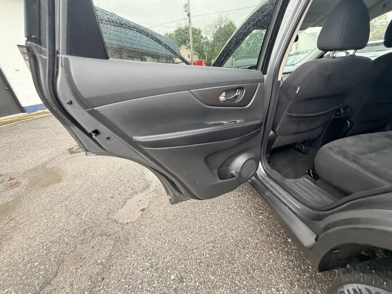 Used 2014 Nissan Rogue SV w/ SV Premium Package AWD/4WD image 30