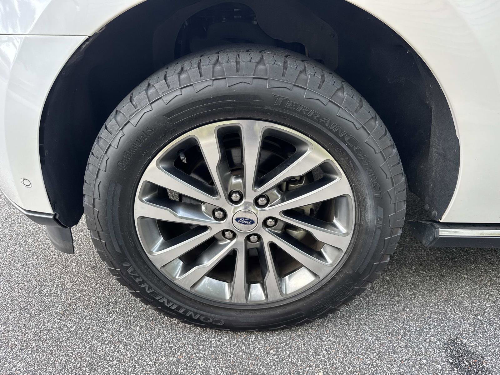 Used 2018 Ford Expedition Limited w/ Equipment Group 301A image 10