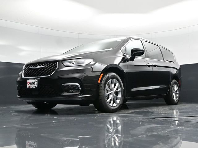 New 2026 Chrysler Pacifica Select image 24