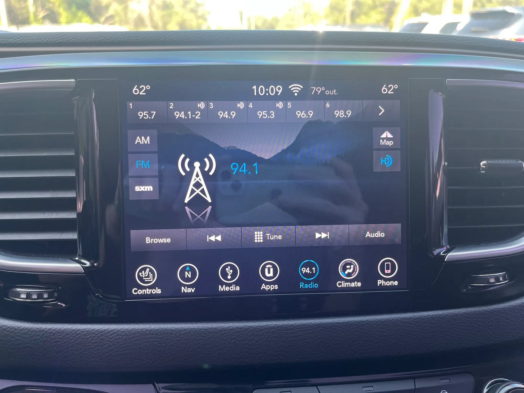 Used 2018 Chrysler Pacifica Touring-L Plus FWD image 21