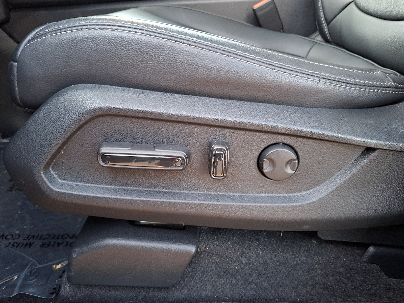 Used 2024 Honda Pilot Touring image 16
