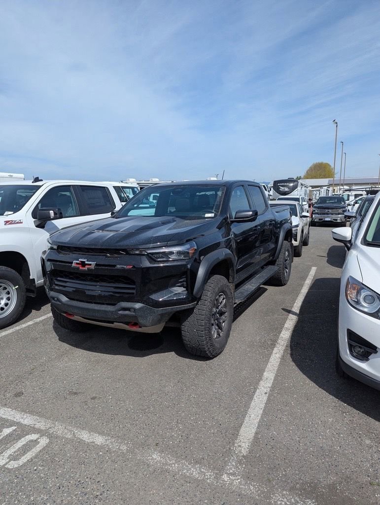 Used 2026 Chevrolet Colorado ZR2 w/ Technology Package AWD/4WD image 1