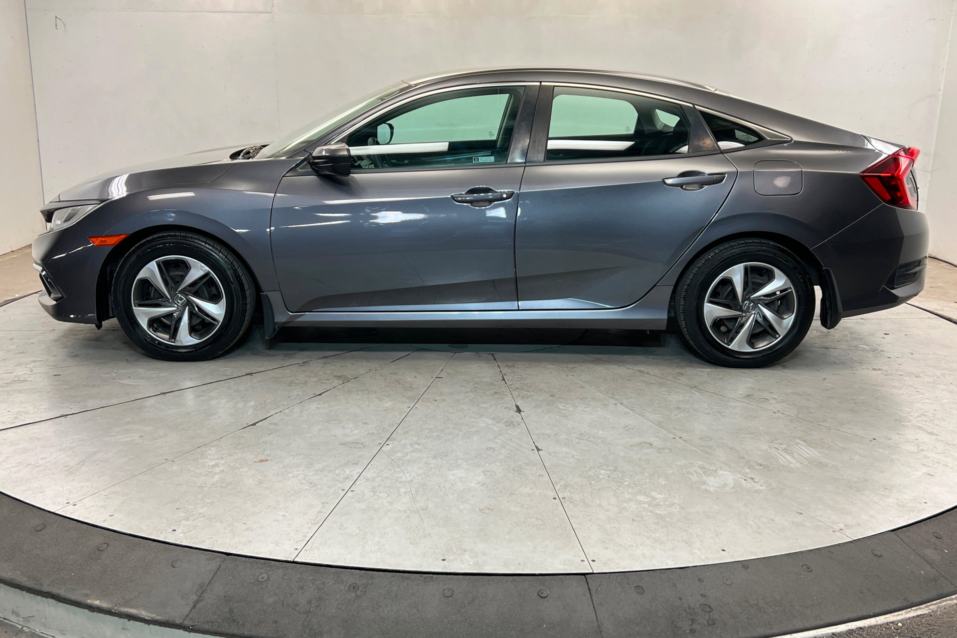 Used 2019 Honda Civic LX image 2