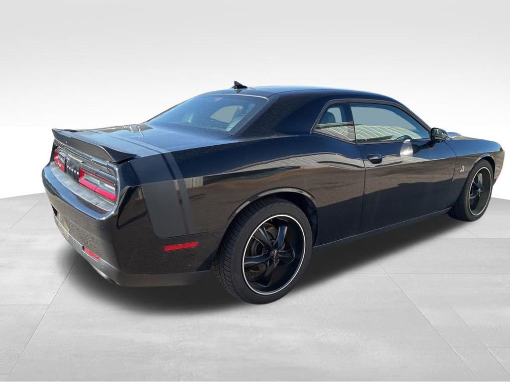 Used 2015 Dodge Challenger R/T Scat Pack w/ Leather Interior Group RWD image 5