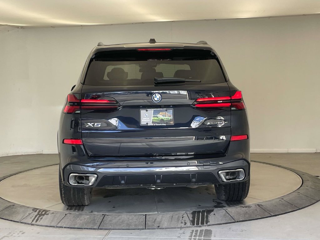 New 2026 BMW X5 xDrive50e w/ M Sport Package AWD/4WD image 4