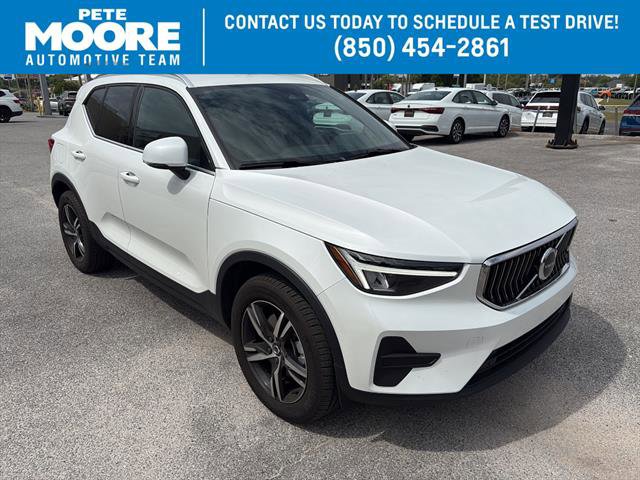 Used 2025 Volvo XC40 B5 Core w/ Protection Package AWD/4WD image 1