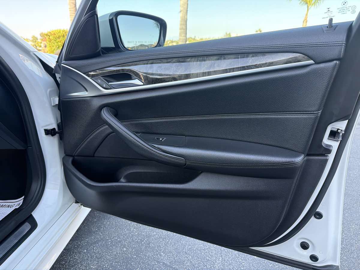Used 2018 BMW 530i w/ M Sport Package RWD image 33