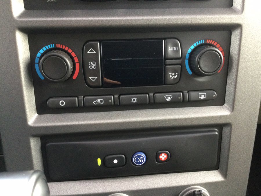 Used 2003 HUMMER H2 w/ Preferred Equipment Group image 32