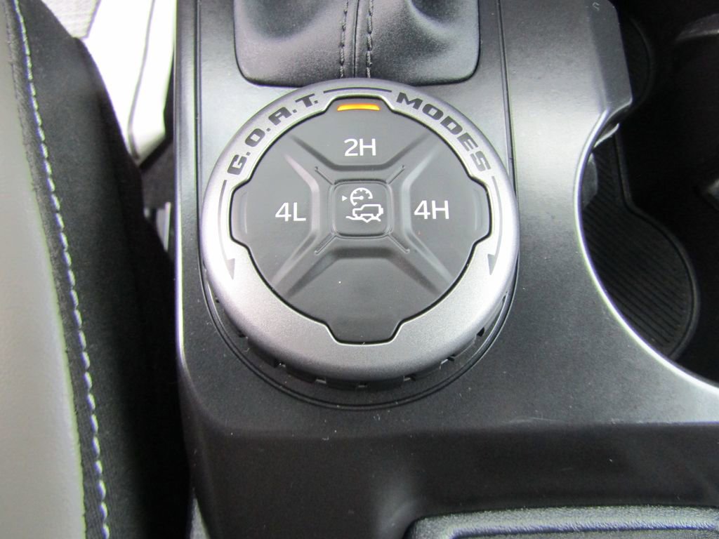 Used 2025 Ford Bronco Outer Banks AWD/4WD image 27