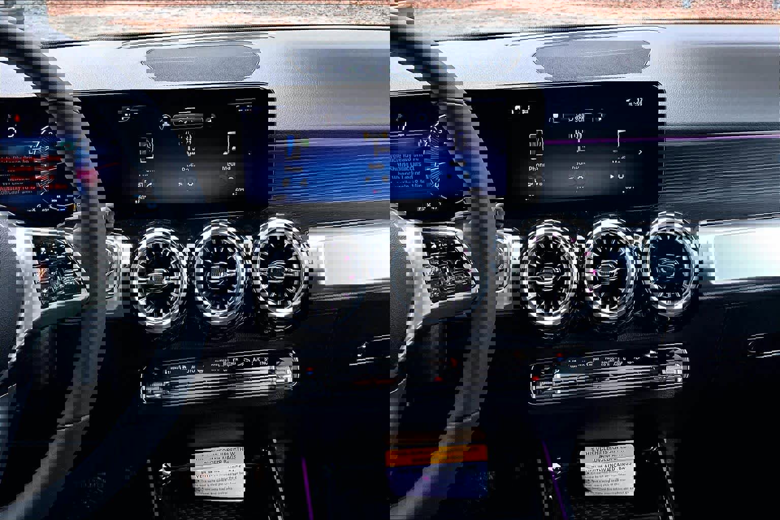 New 2026 Mercedes-Benz GLB 250 4MATIC image 9