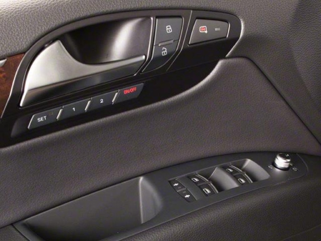 Used 2010 Audi Q7 TDI Premium Plus AWD/4WD image 19