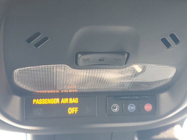 Used 2025 Chevrolet Trax RS w/ Driver Confidence Package image 27