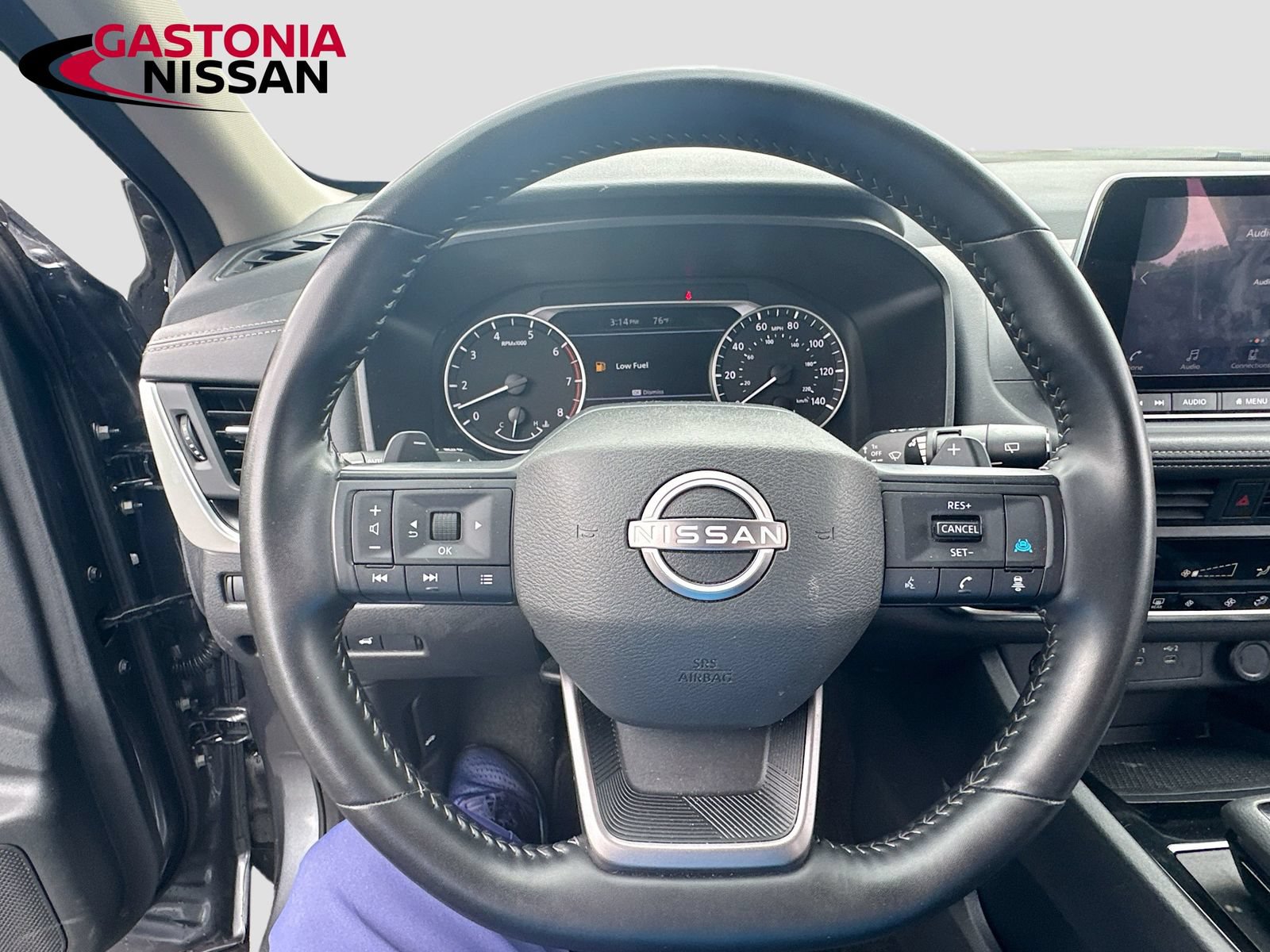 Used 2025 Nissan Rogue SV FWD image 14