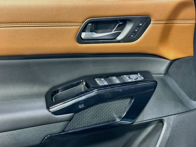 New 2026 Nissan Pathfinder Platinum AWD/4WD image 15