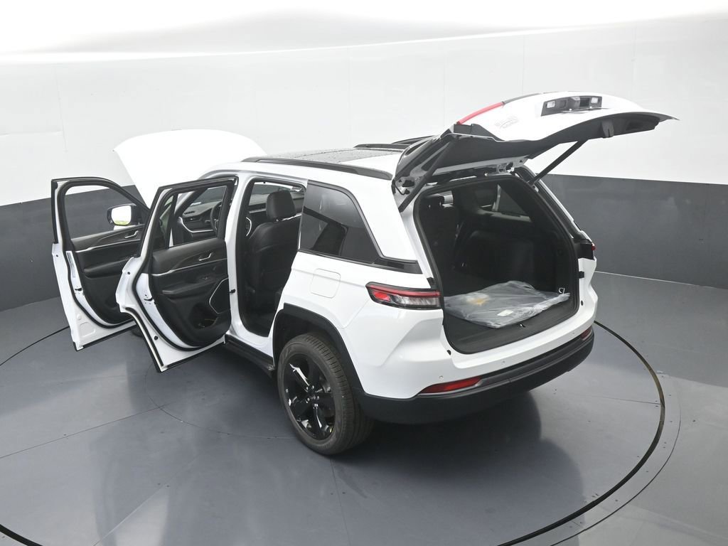New 2026 Jeep Grand Cherokee Limited w/ Limited Altitude Package RWD image 52