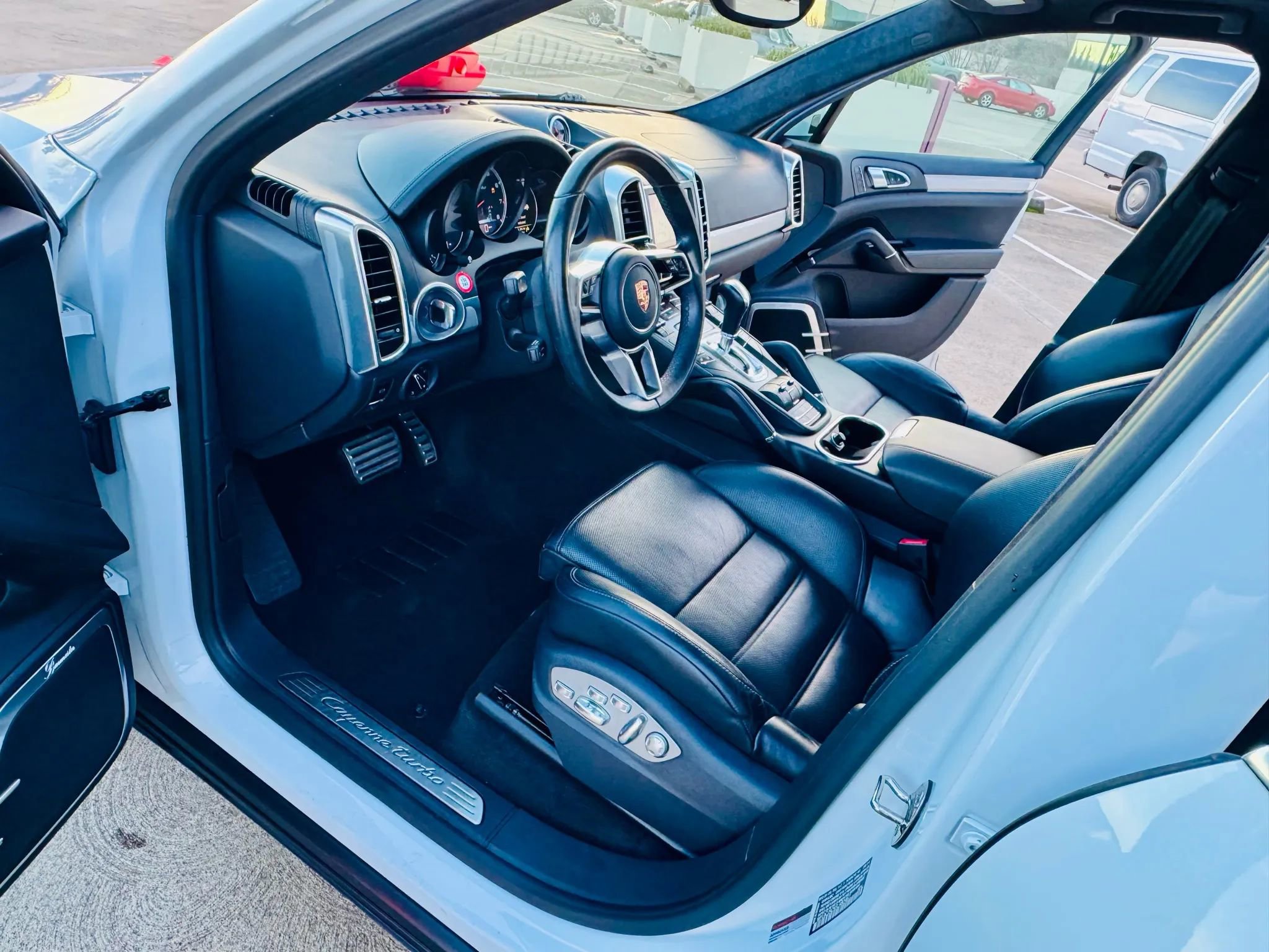 Used 2015 Porsche Cayenne Turbo image 60