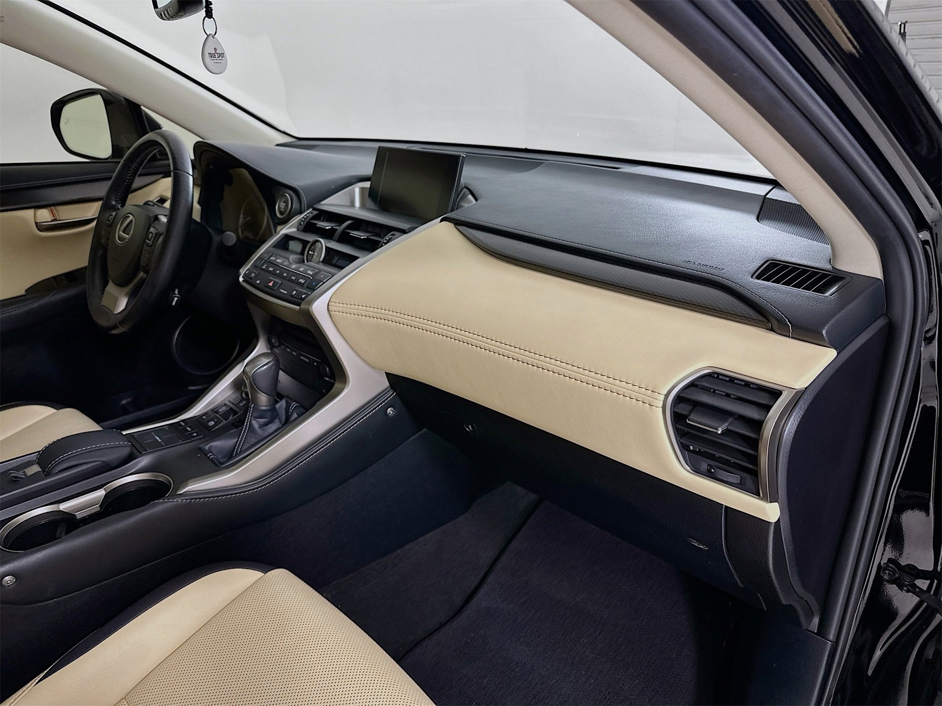 Used 2017 Lexus NX 200t FWD image 30