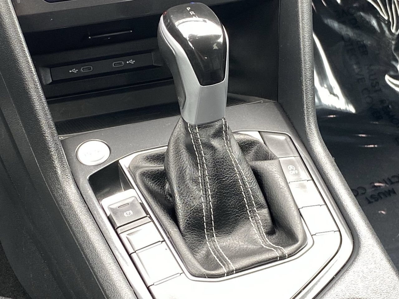 Used 2024 Volkswagen Tiguan SE FWD image 23