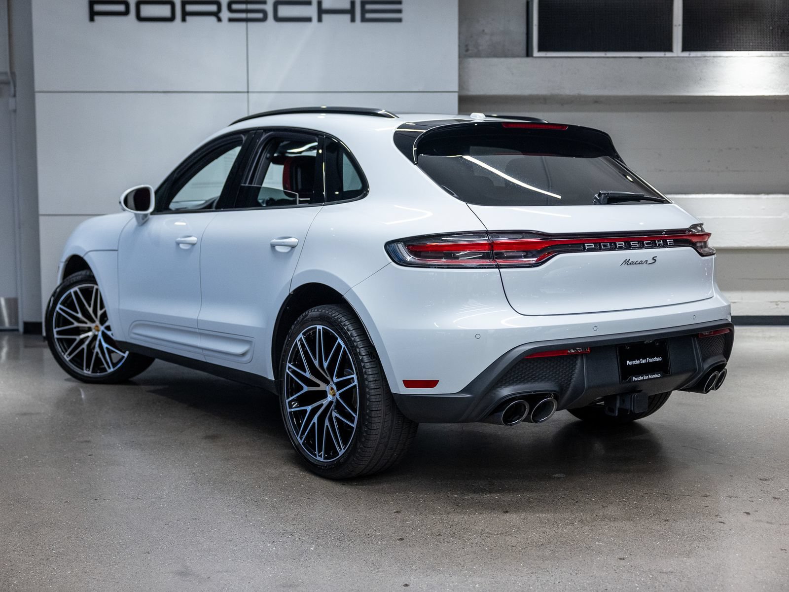Certified 2025 Porsche Macan S AWD/4WD image 3