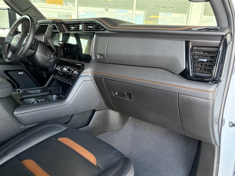 Used 2025 GMC Sierra 2500 AT4 AWD/4WD image 25
