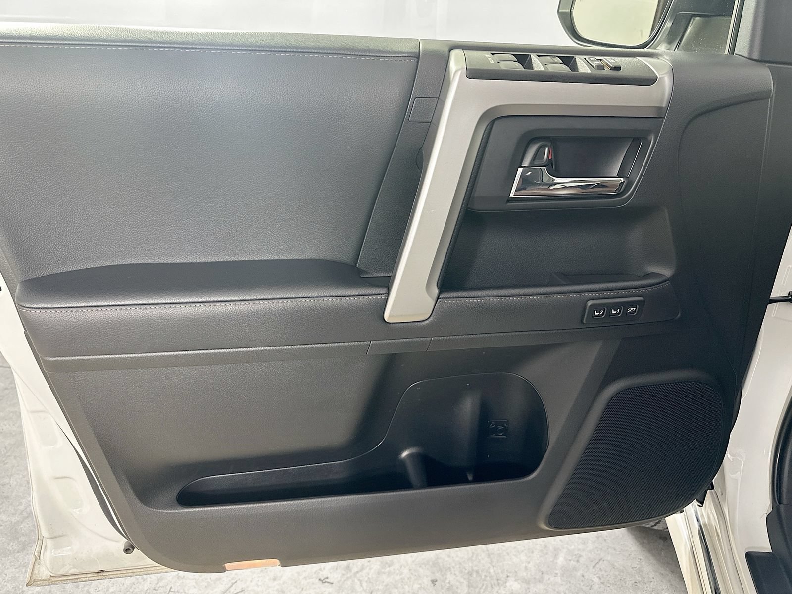 Used 2024 Toyota 4Runner Limited AWD/4WD image 16