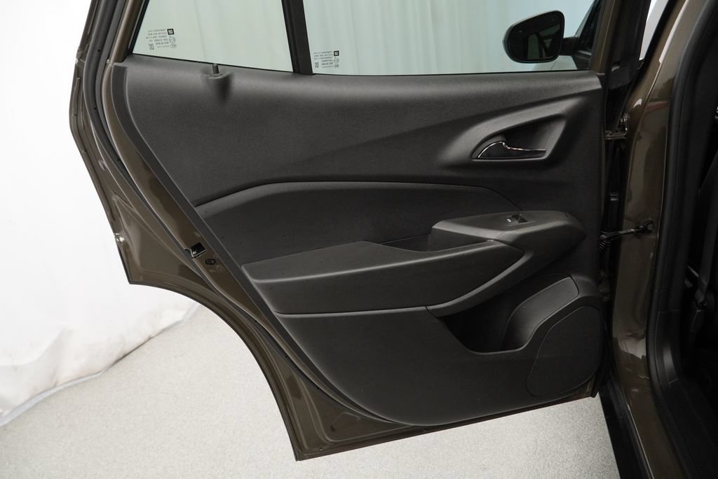 Certified 2024 Chevrolet Trax LT w/ Sunroof Package FWD image 27