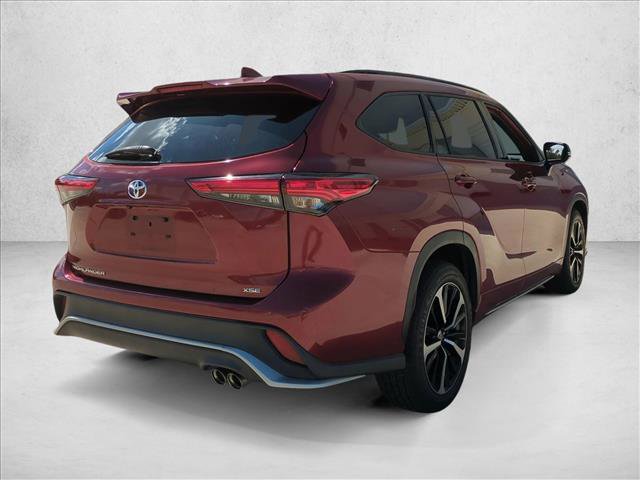 Used 2021 Toyota Highlander XSE FWD image 5