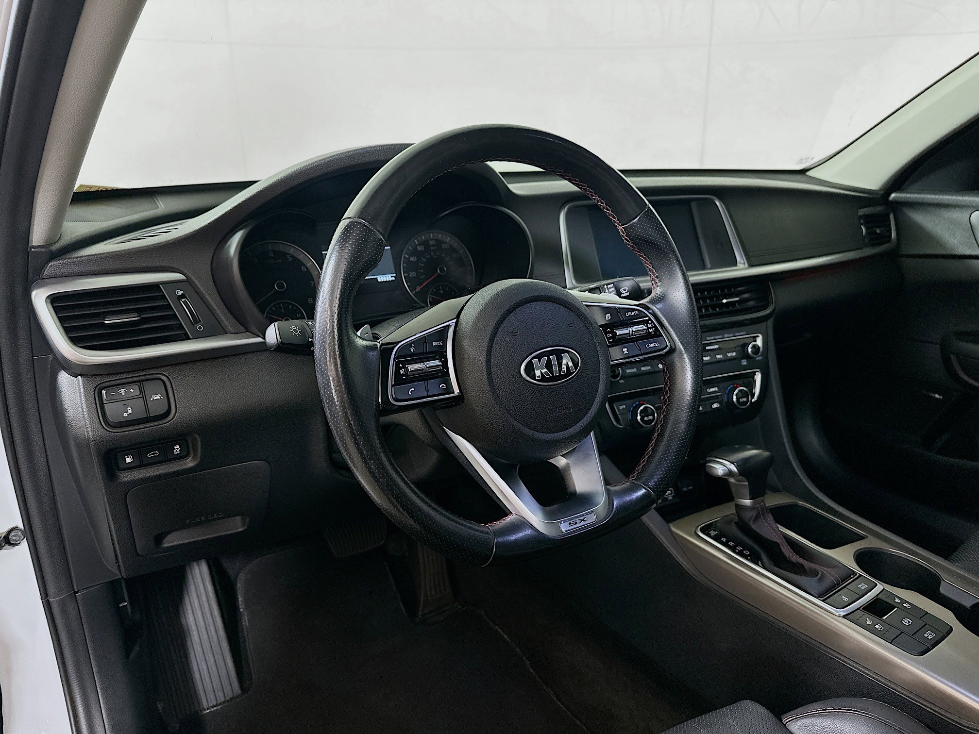 Used 2019 Kia Optima SX FWD image 9