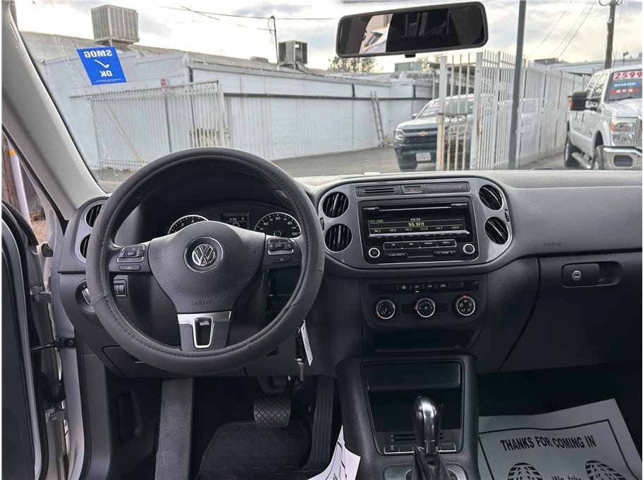 Used 2013 Volkswagen Tiguan S image 7