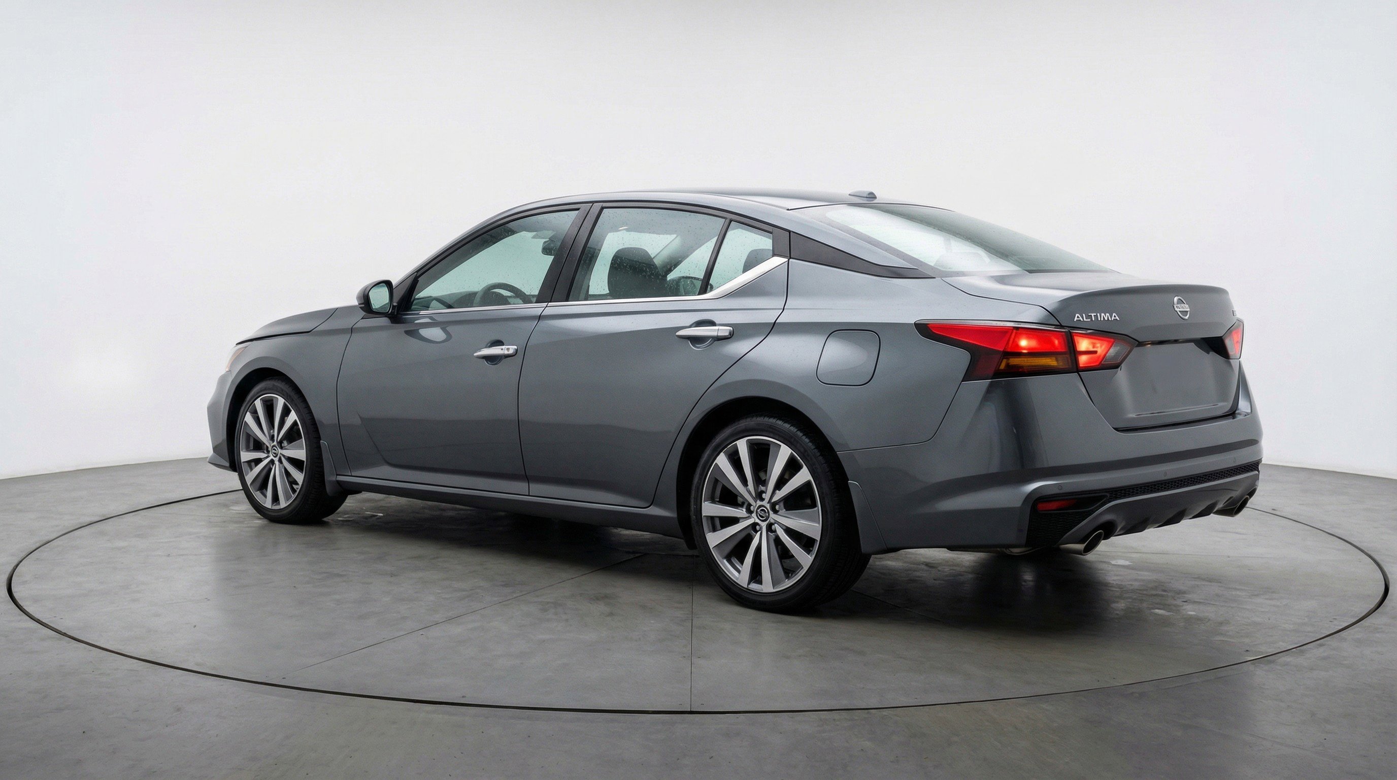 Used 2025 Nissan Altima 2.5 SV image 6