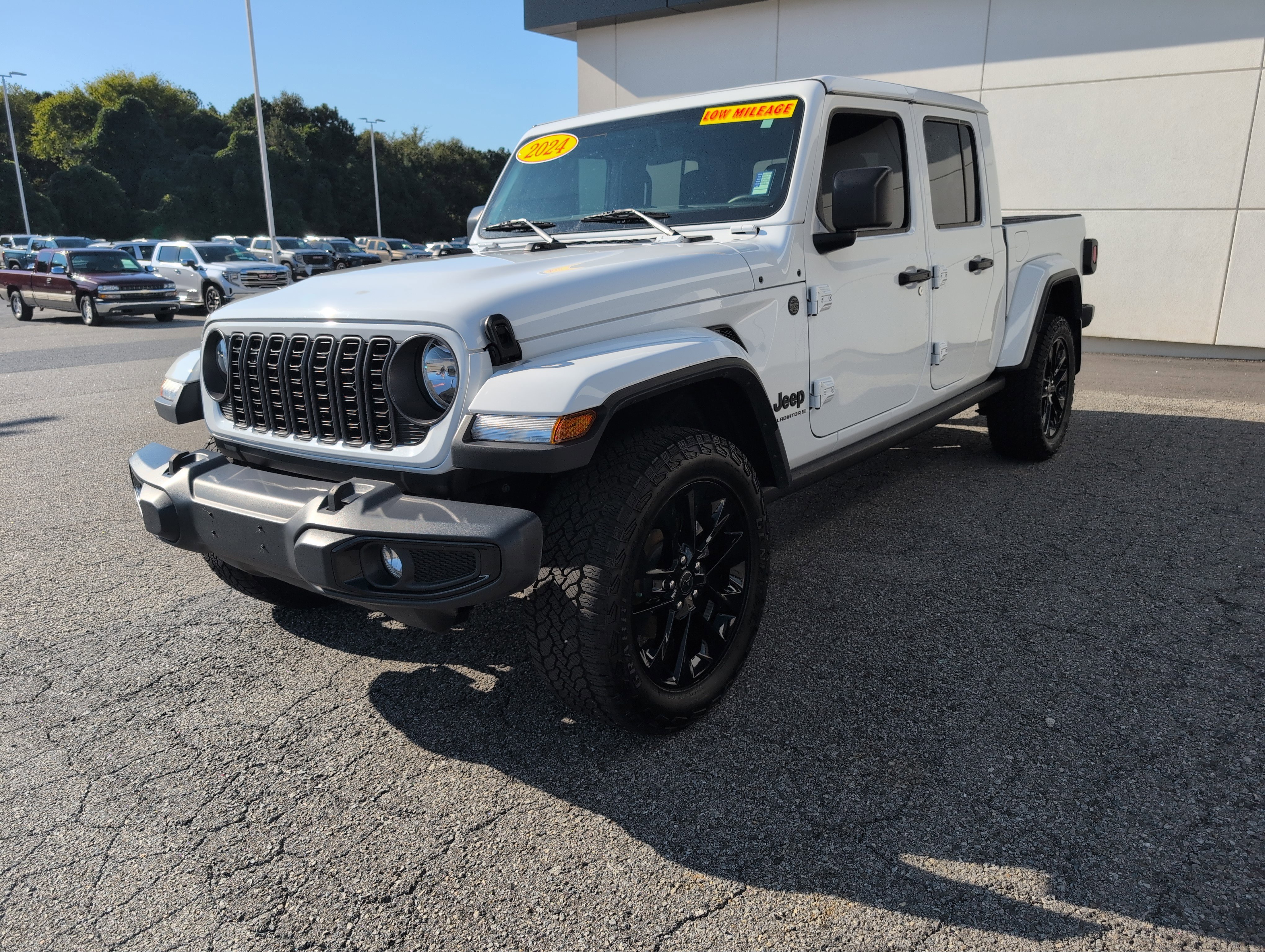 Used 2024 Jeep Gladiator Sport