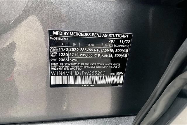 Certified 2023 Mercedes-Benz GLB 250 4MATIC w/ Premium Package image 30