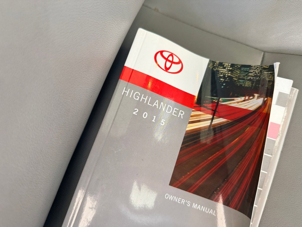 Used 2015 Toyota Highlander XLE image 25