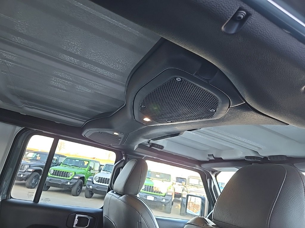 Used 2024 Jeep Wrangler Sport image 87