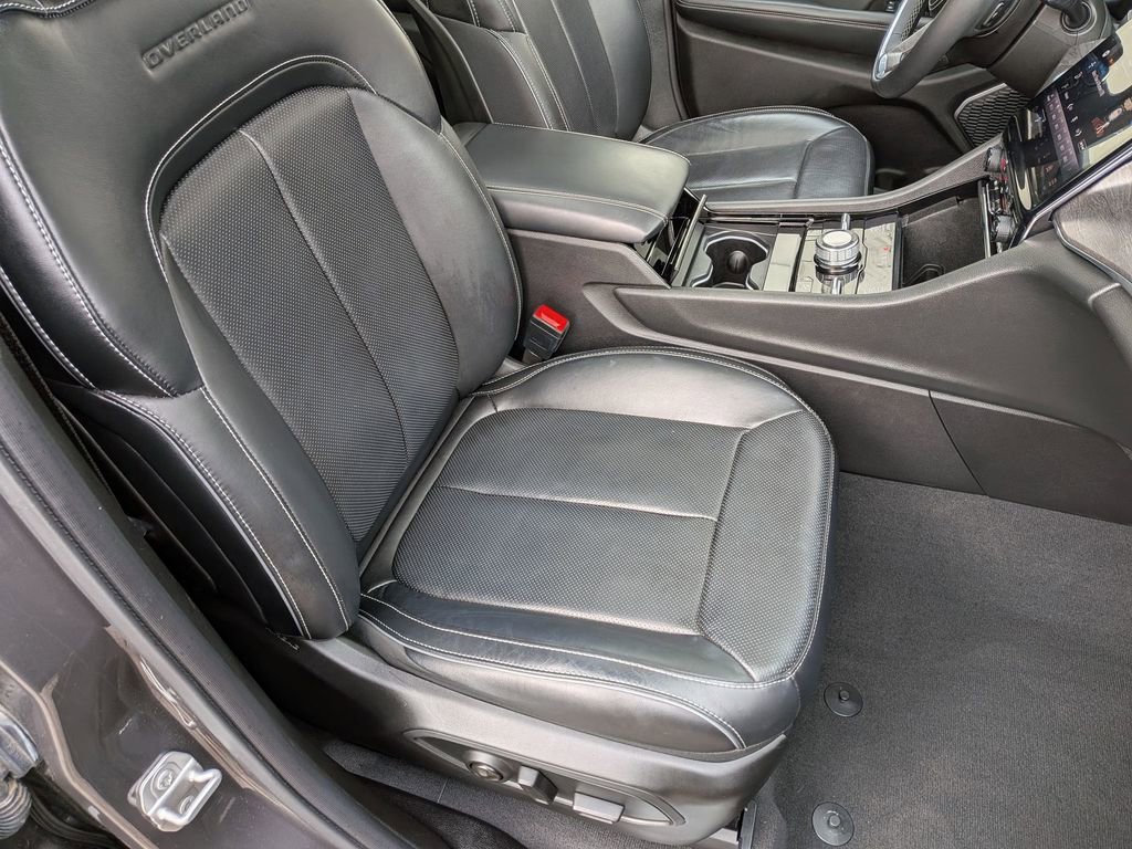 Used 2023 Jeep Grand Cherokee Overland image 30