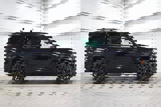 New 2026 Chevrolet Traverse LT w/ Enhanced Driving Package image 9