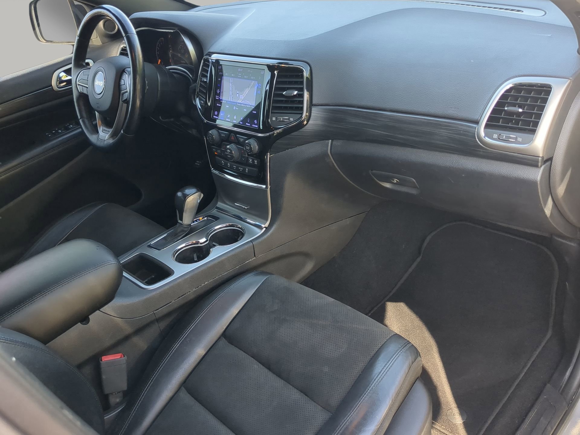 Used 2021 Jeep Grand Cherokee Laredo X image 47
