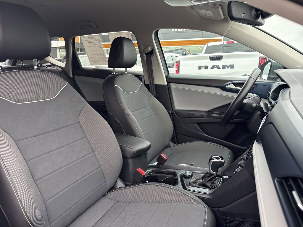 Used 2024 Volkswagen Taos SE image 29