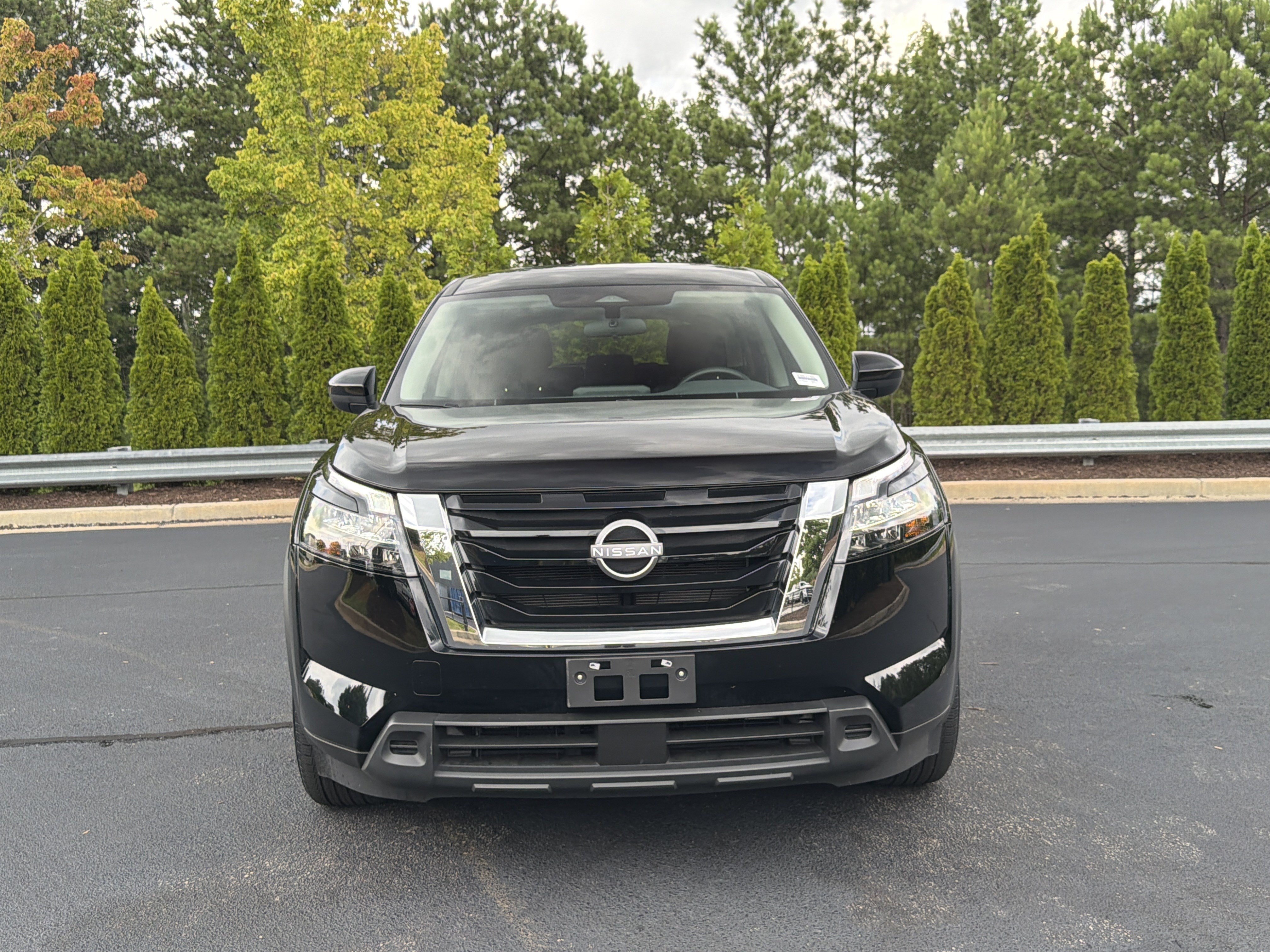 Used 2025 Nissan Pathfinder S AWD/4WD image 12