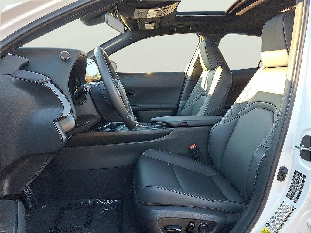 Used 2025 Lexus UX 300h AWD w/ Accessory Package (Z2) image 14