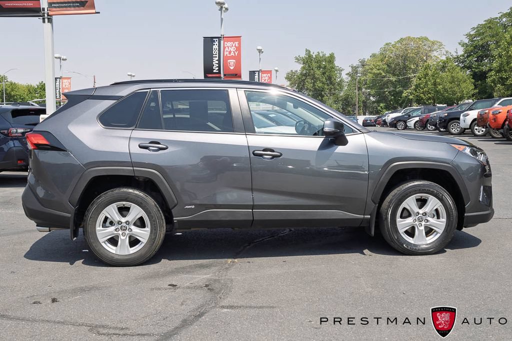 Used 2021 Toyota RAV4 XLE w/ Convenience Package AWD/4WD image 18