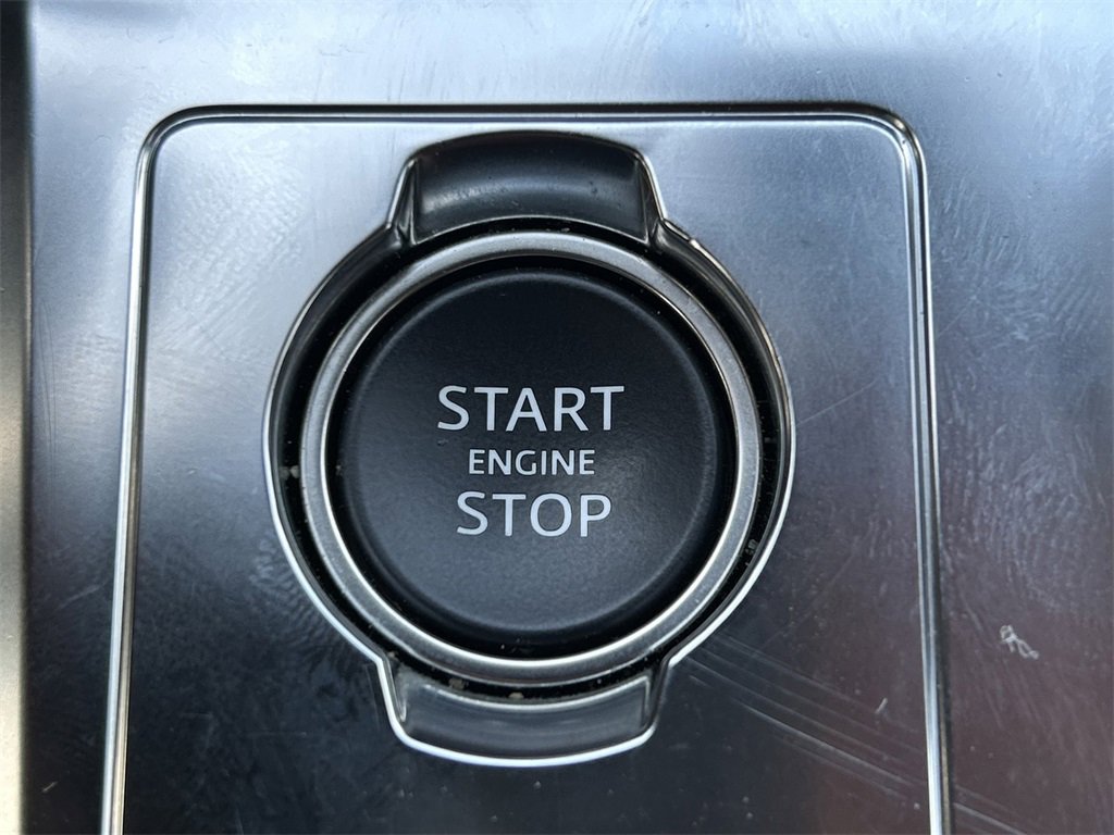 Used 2024 Jaguar F-PACE R-Dynamic S image 35