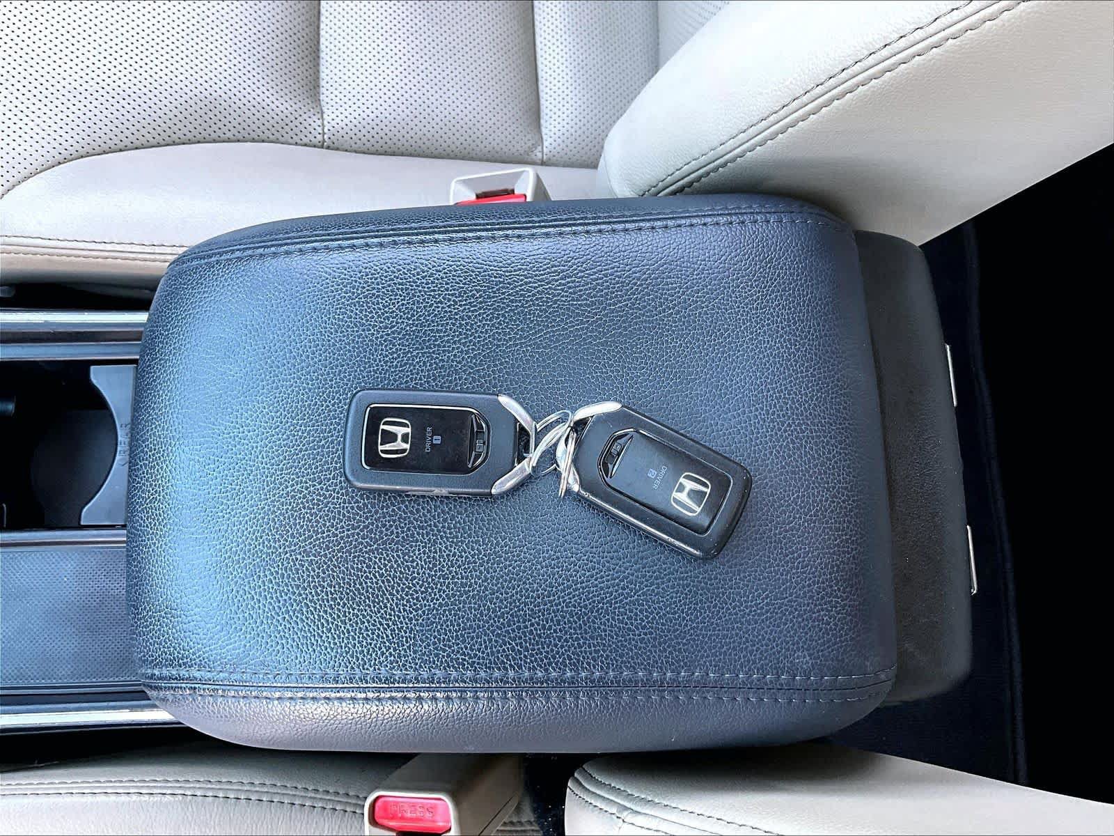 Used 2015 Honda CR-V Touring image 14