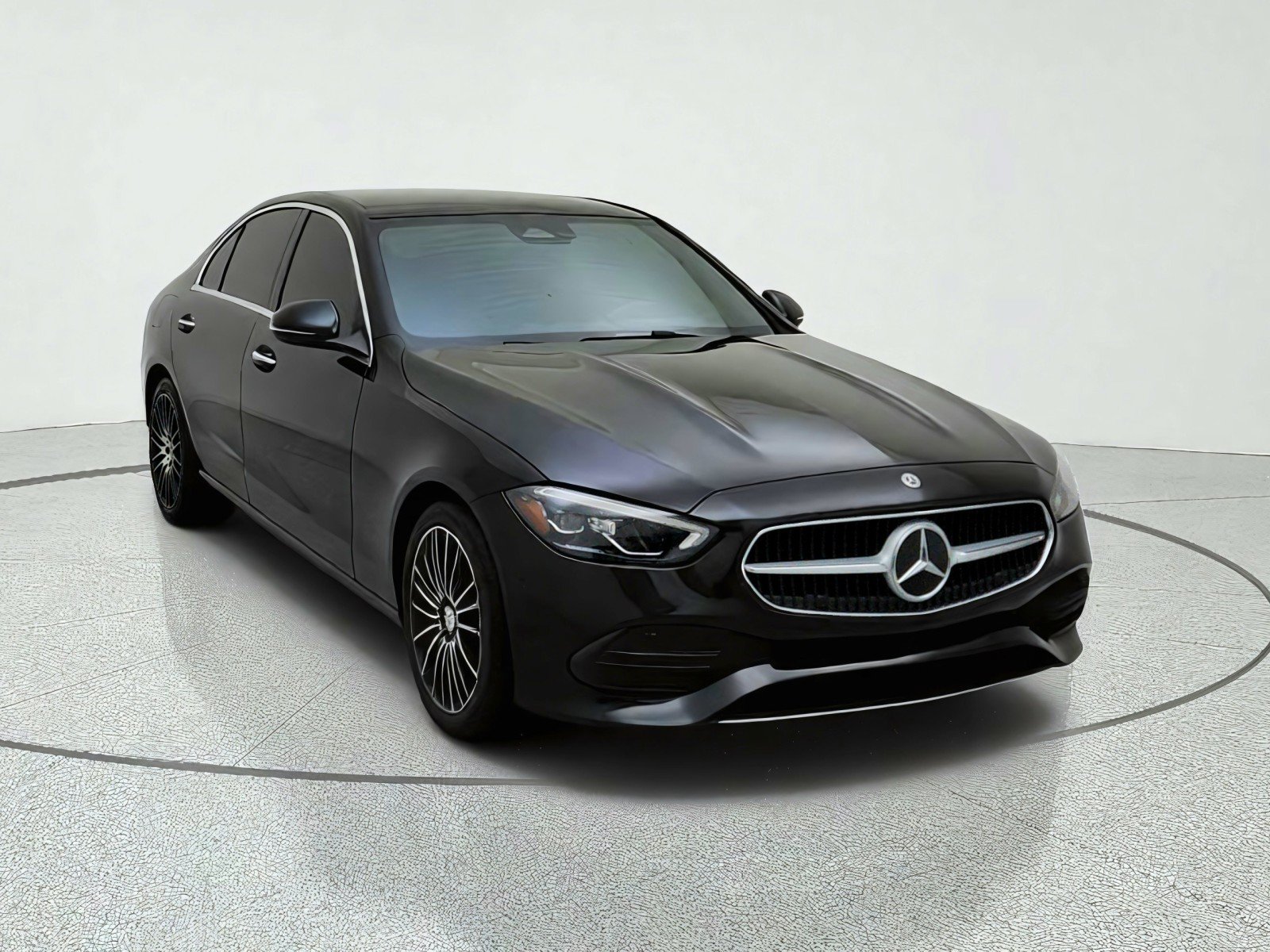 Used 2025 Mercedes-Benz C 300 Sedan image 4