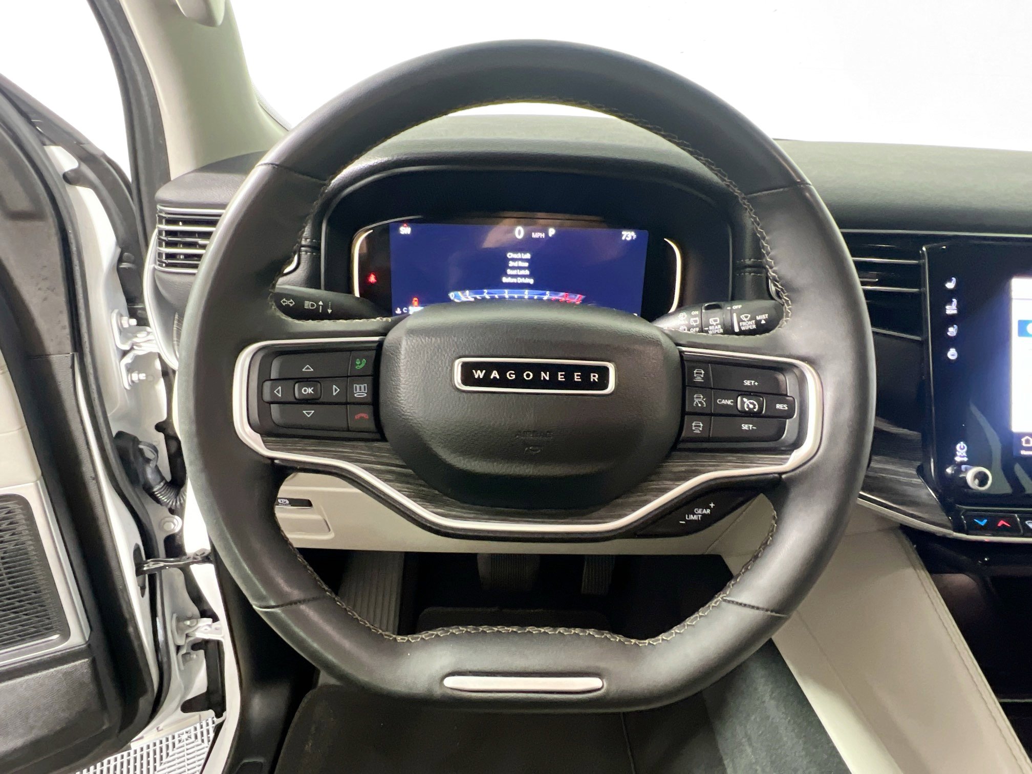 Used 2024 Jeep Wagoneer L Series II image 17